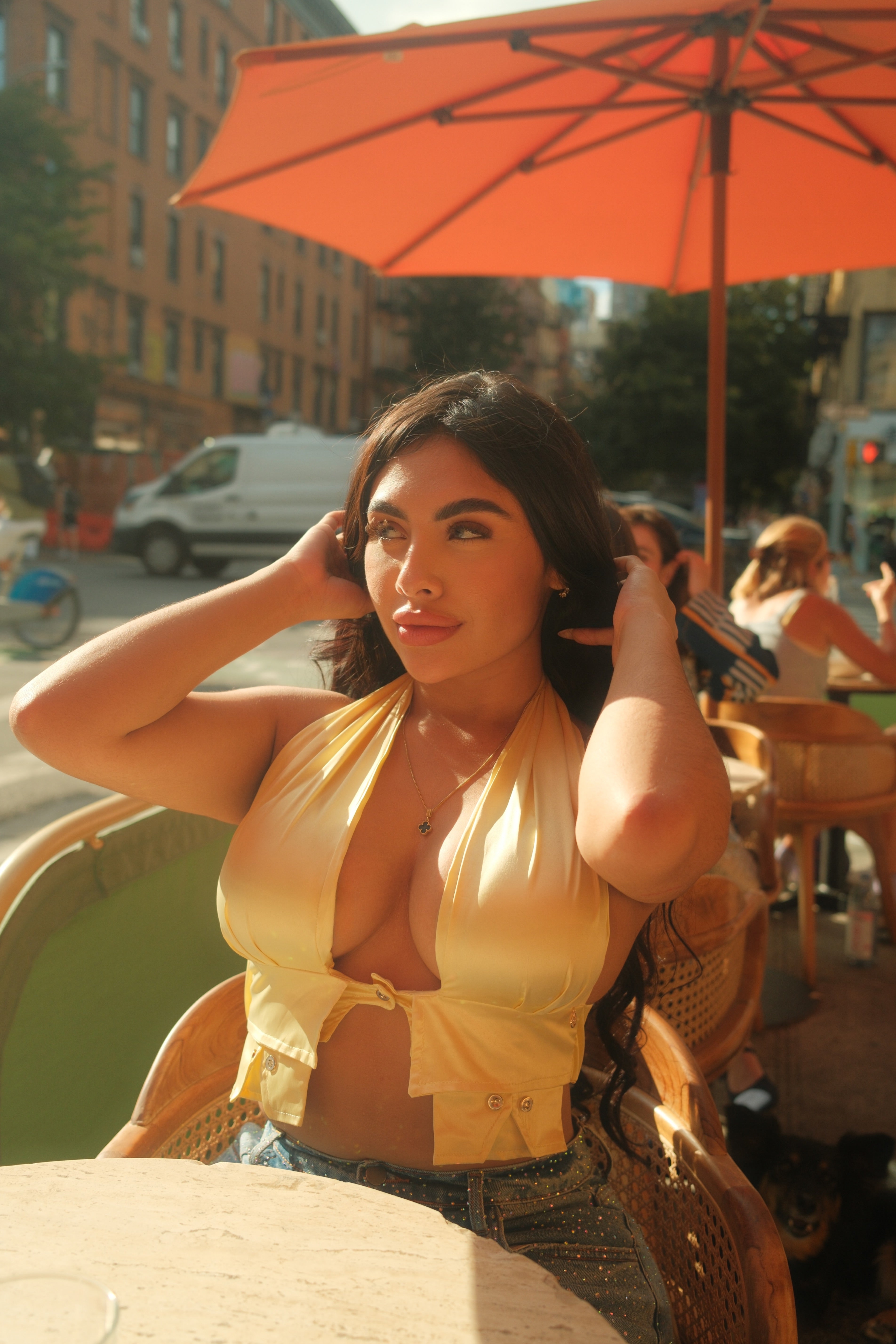 AMUSEMENT TOP - BUTTERYELLOW