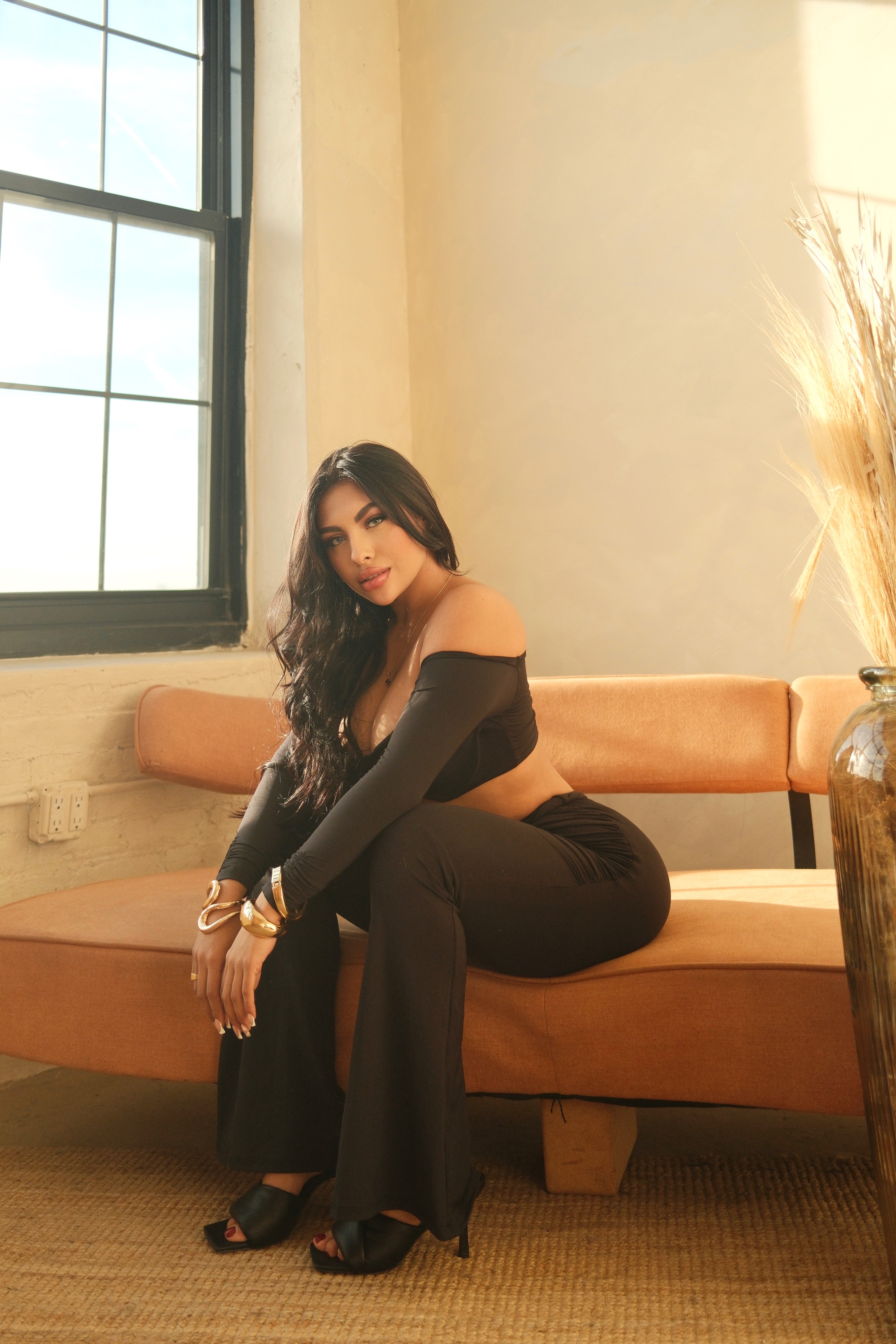 L'ESSENCE SET - BLACK