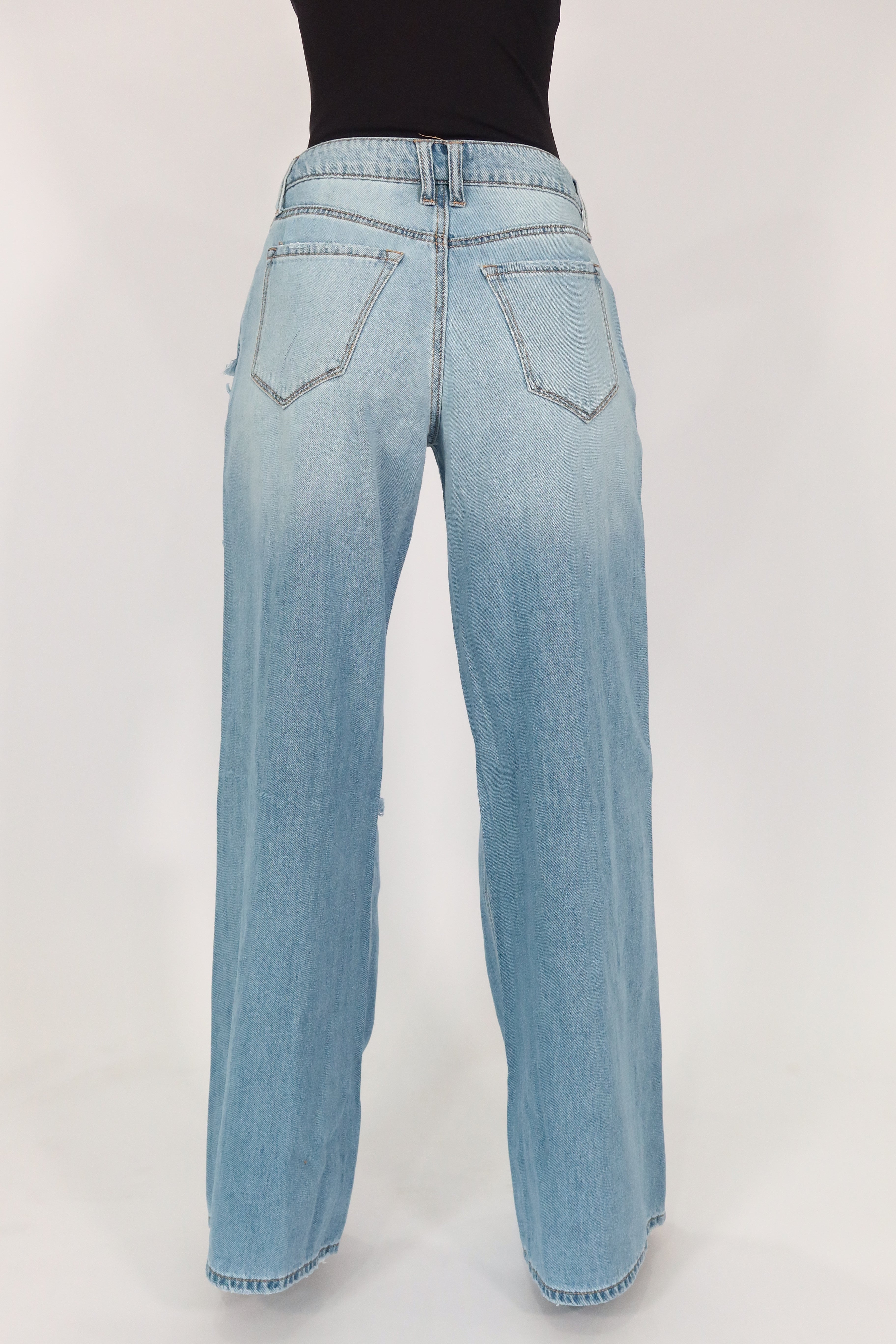 MID RISE WIDE LEG JEANS
